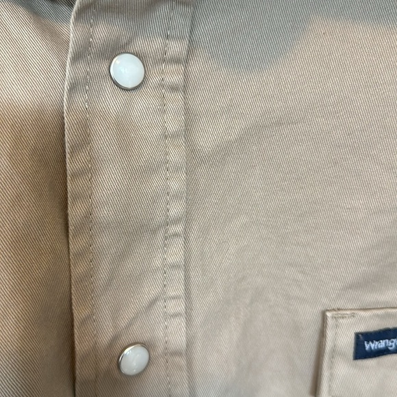 Wrangler Mens Authentic Cowboy Cut®
Work Shirt- Khaki Size XLARGE - Picture 7 of 13